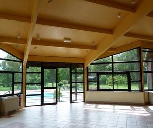 Intérieur du bâtiment d'accueil du hameau.