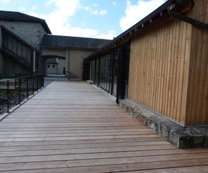 Terrasse de la grande salle du hameau